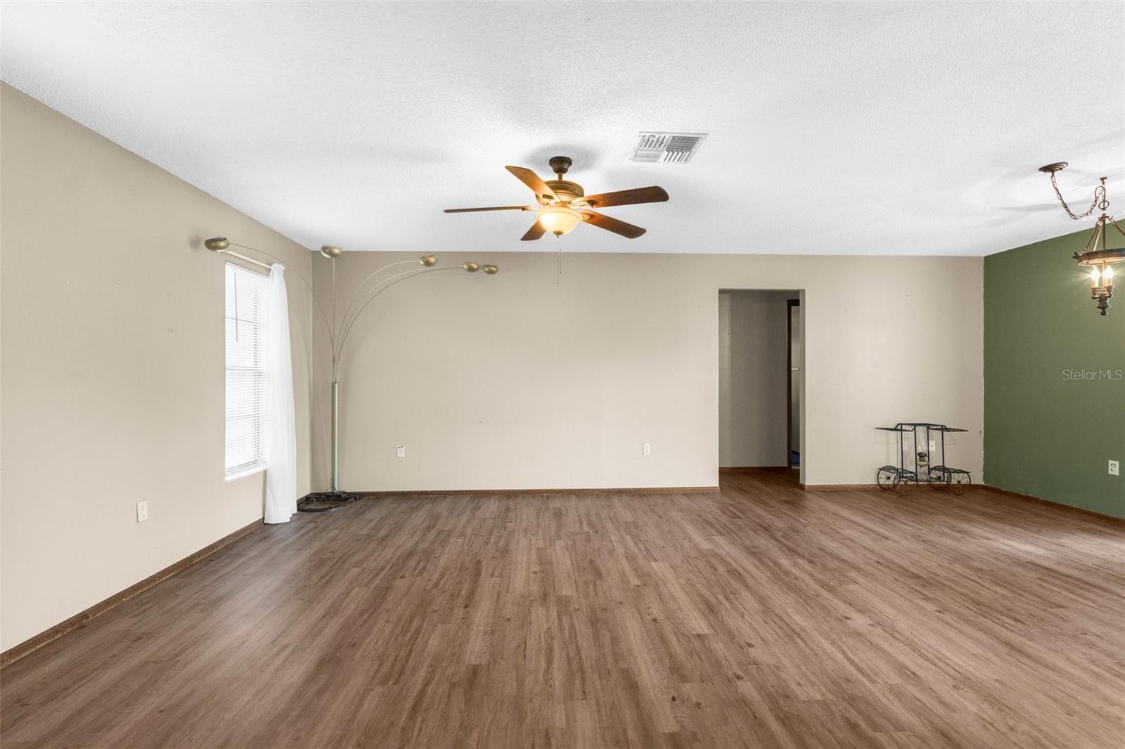 Image 4 of 26 For 10163 Spring Hill Drive