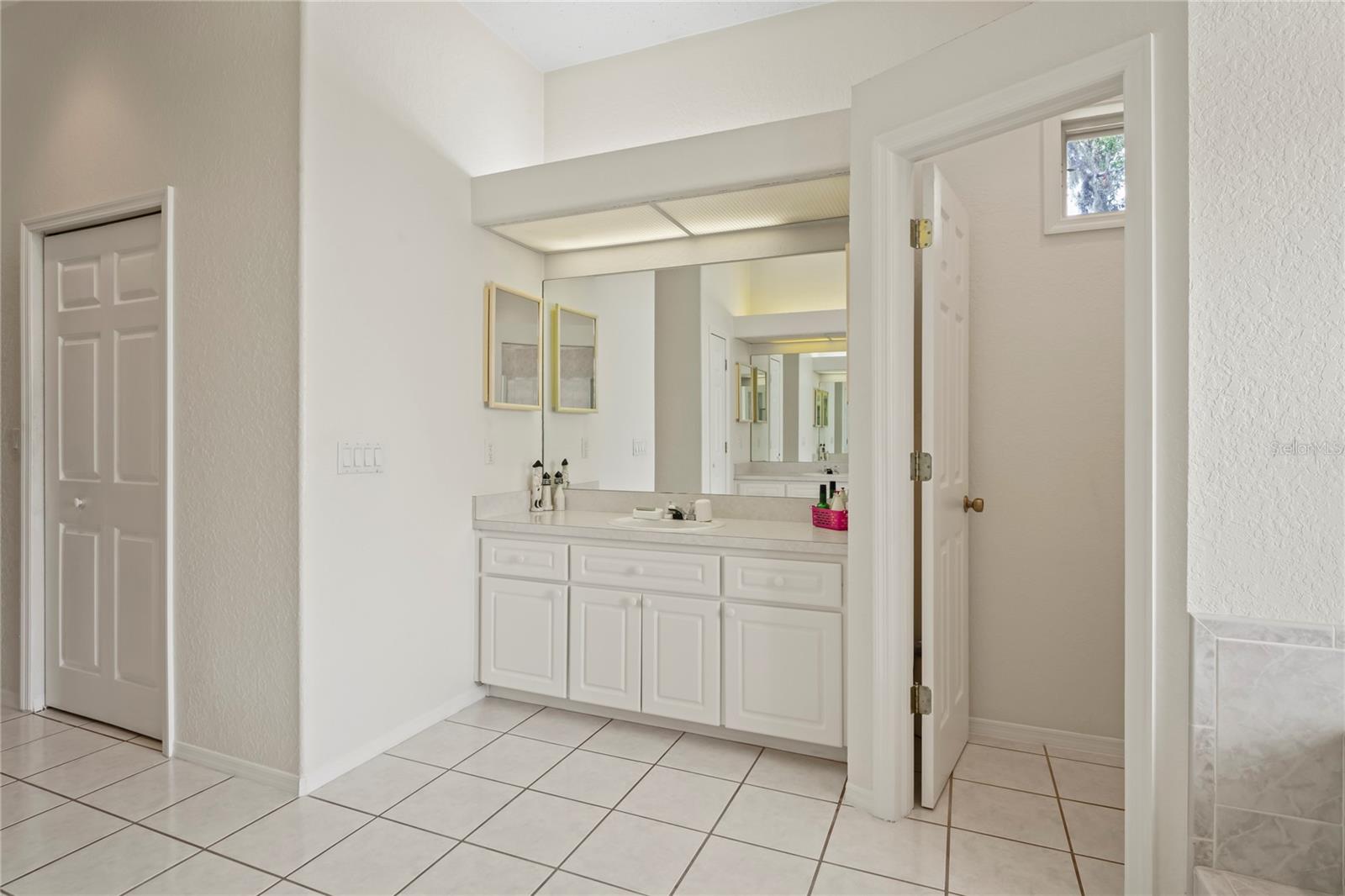 Image 30 of 81 For 18905 Bascomb Lane