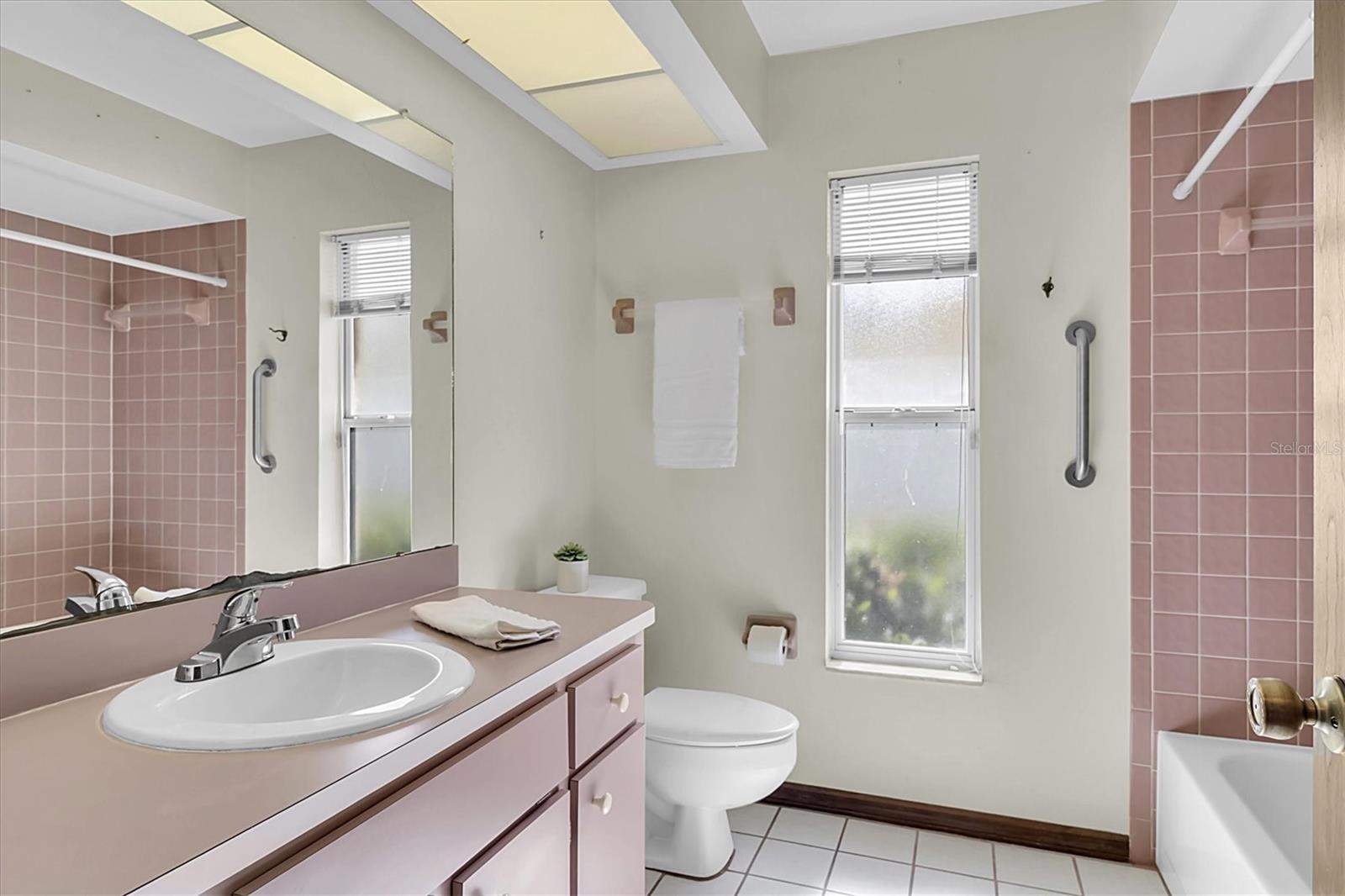 Listing photo id 12 for 3183 Coronet Court