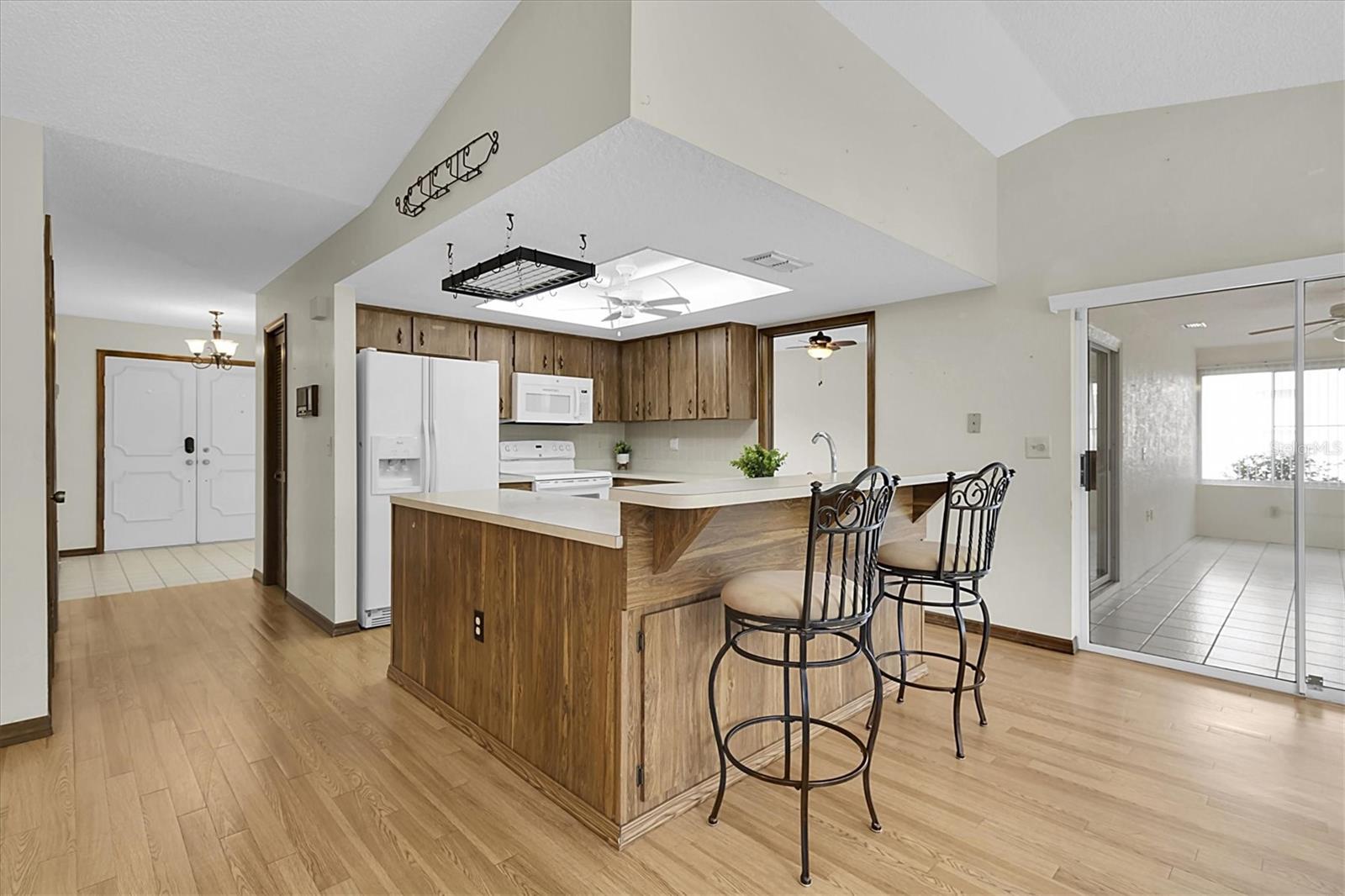 Listing photo id 25 for 3183 Coronet Court