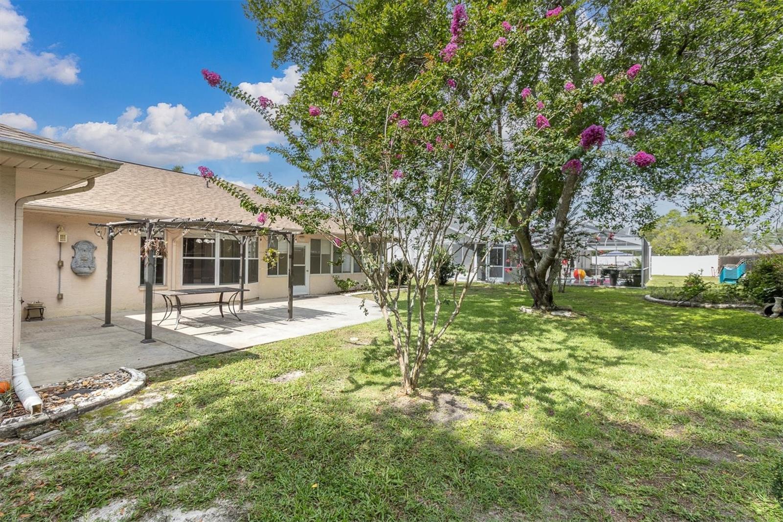 Listing photo id 36 for 3183 Coronet Court