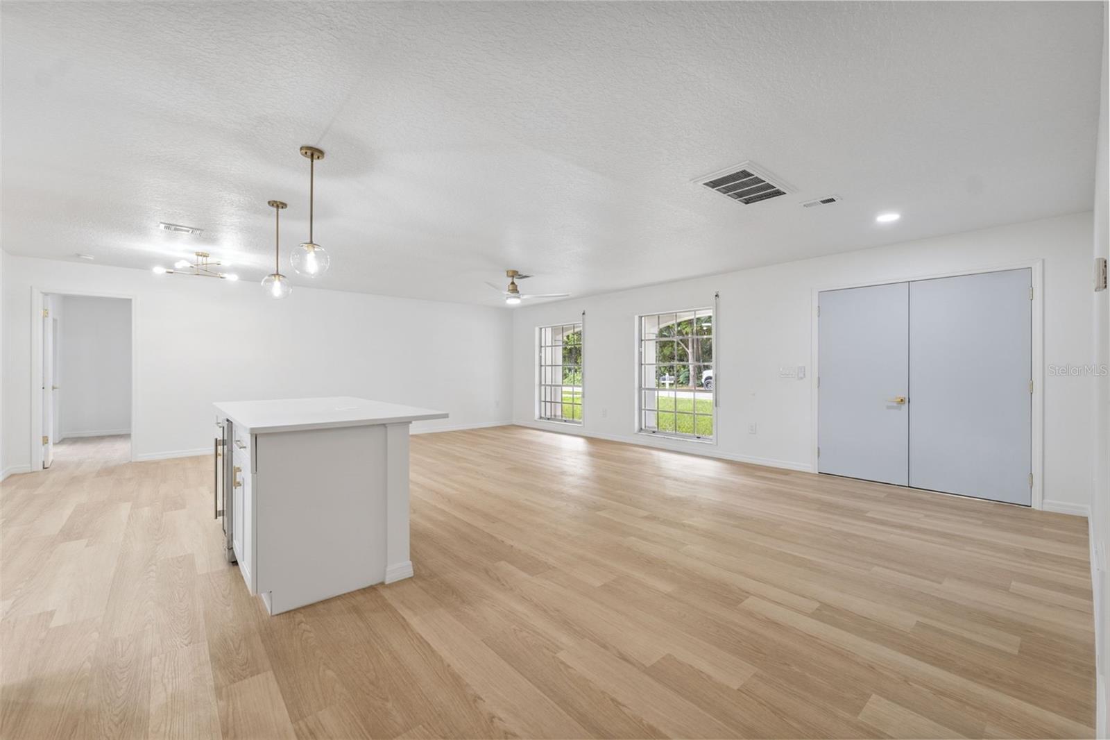 Image 5 of 27 For 7616 Fairlawn Drive