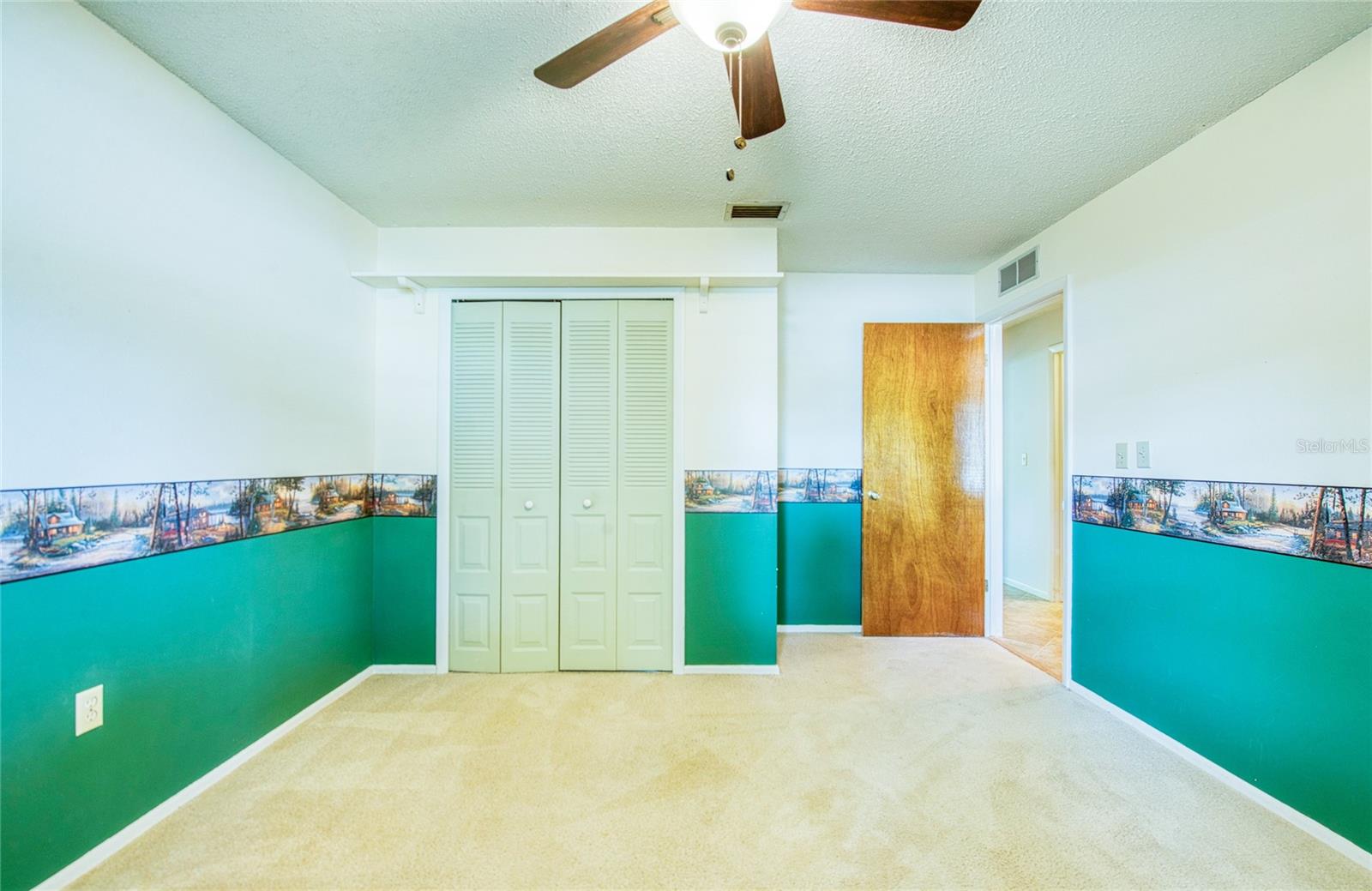 Image 19 of 33 For 213 Lotus Drive