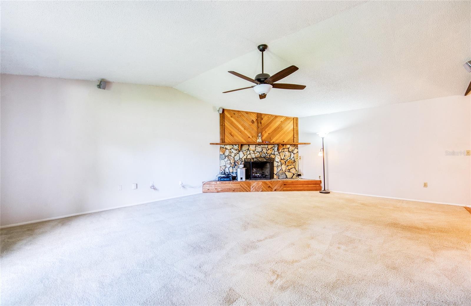 Image 8 of 33 For 213 Lotus Drive