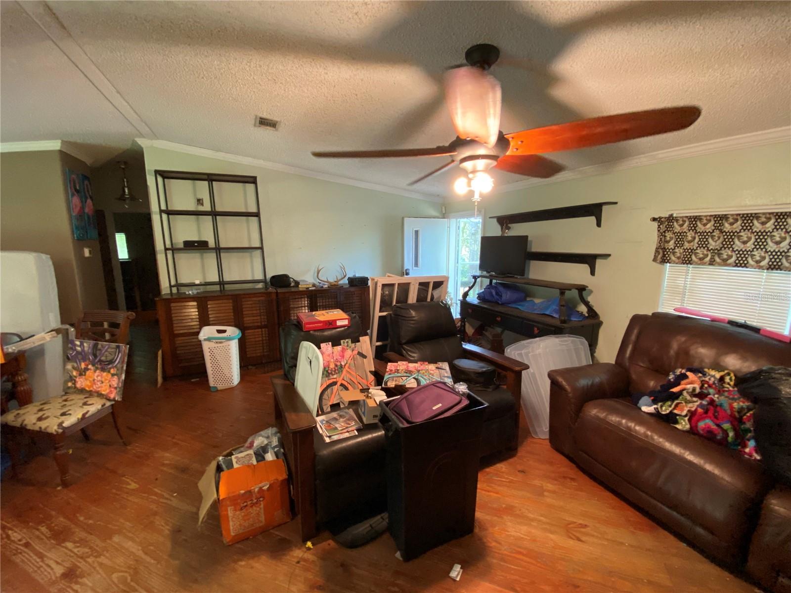 Image 18 of 49 For 14642 Pauline Drive