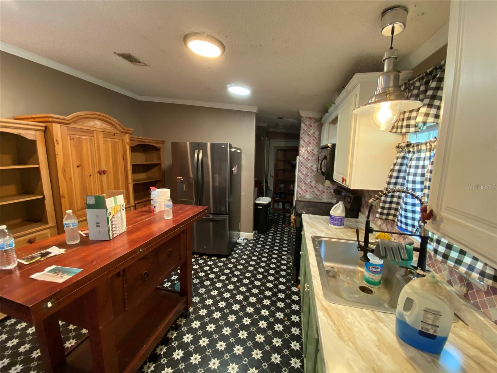 Image 20 of 49 For 14642 Pauline Drive