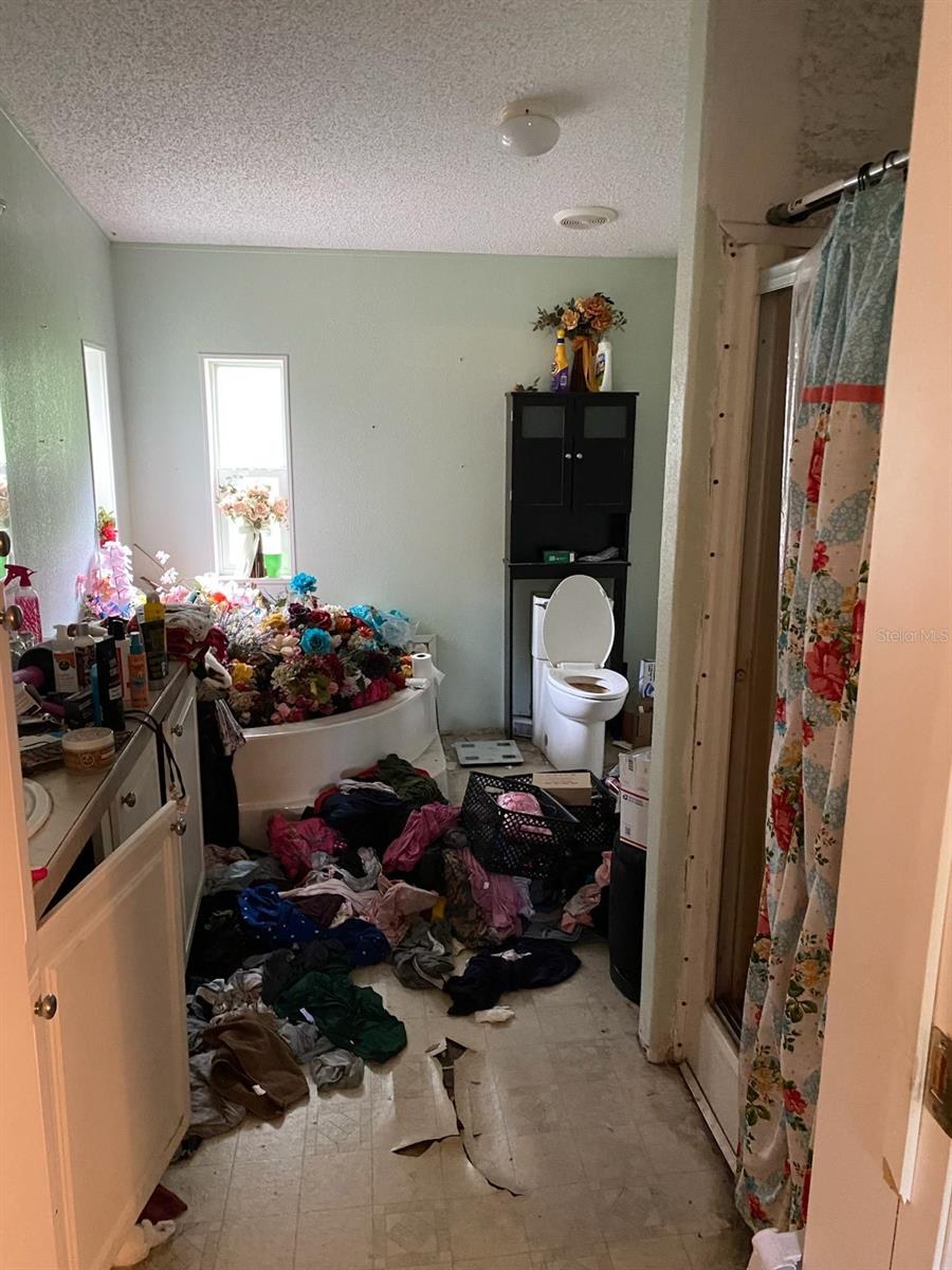 Image 3 of 49 For 14642 Pauline Drive