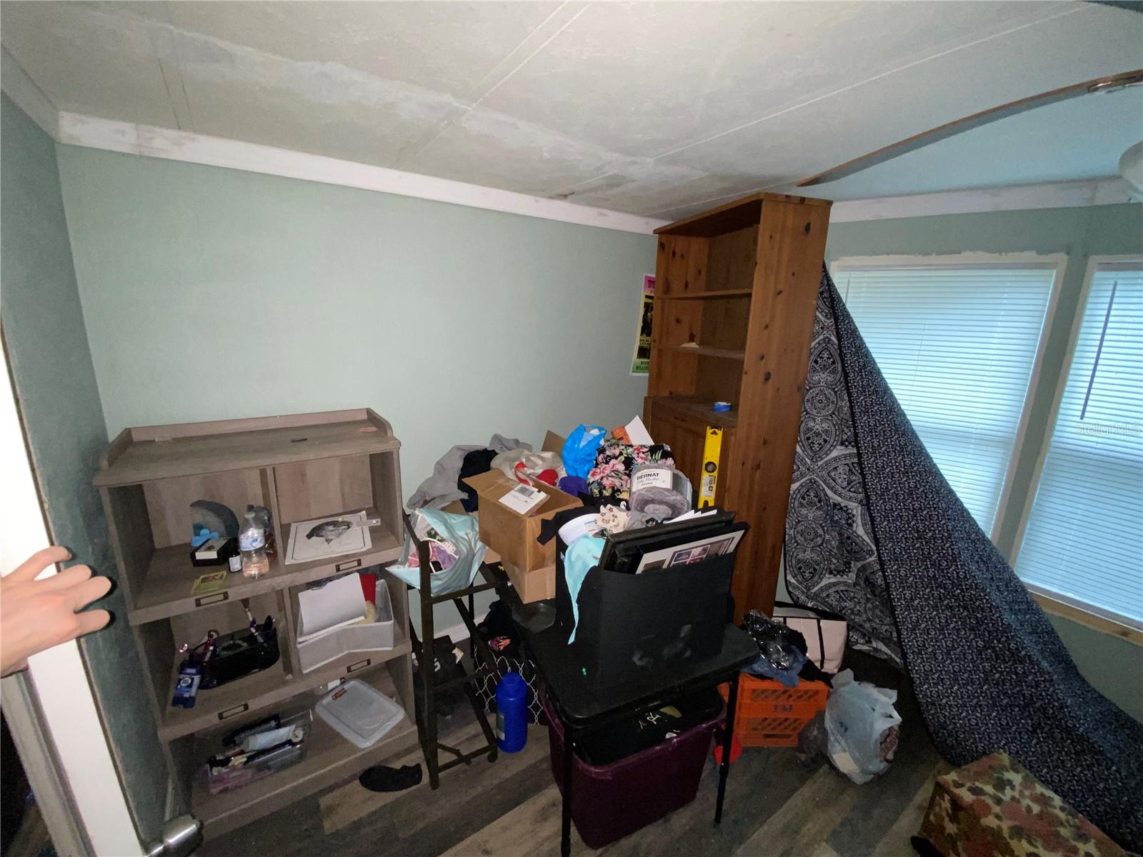 Image 37 of 49 For 14642 Pauline Drive