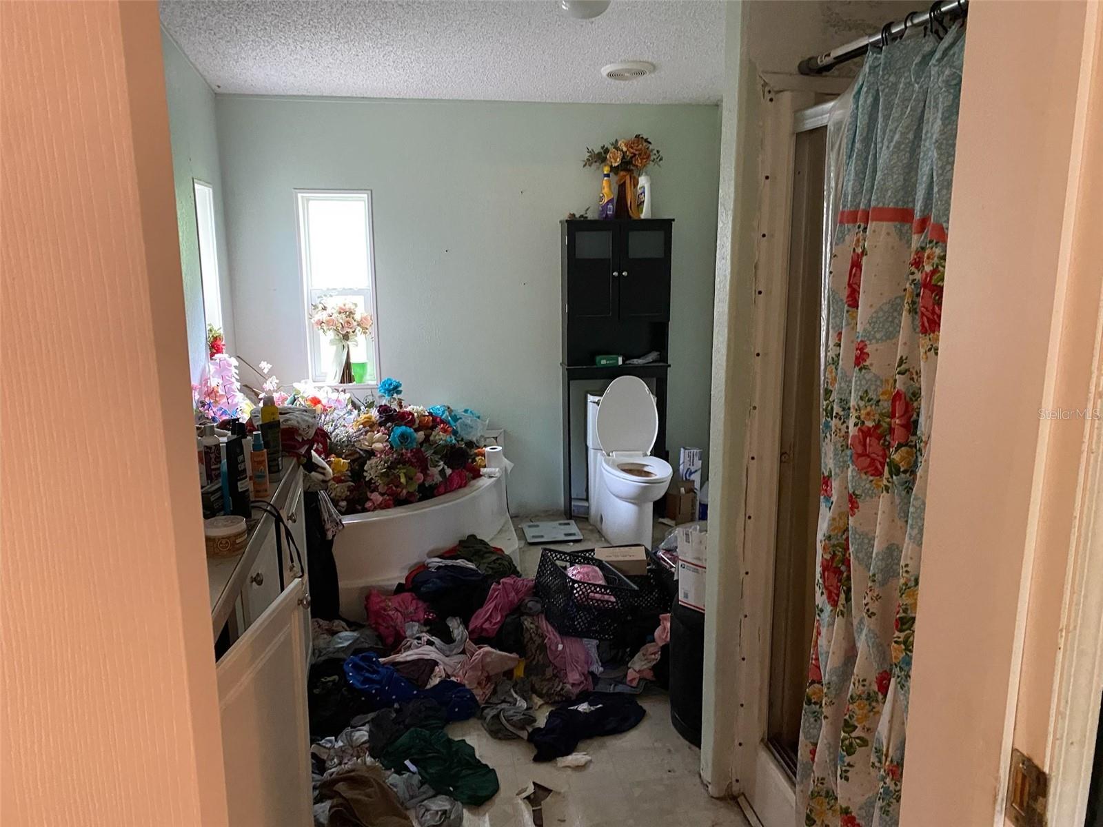 Image 4 of 49 For 14642 Pauline Drive