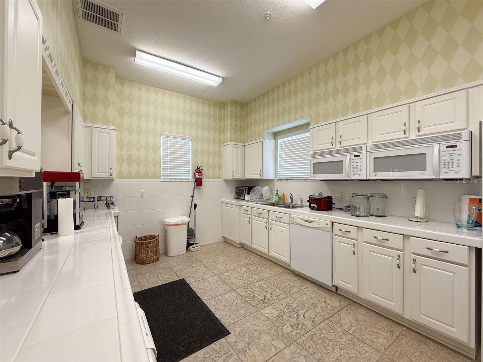 Image 34 of 41 For 8176 Southern Pines Drive 8176