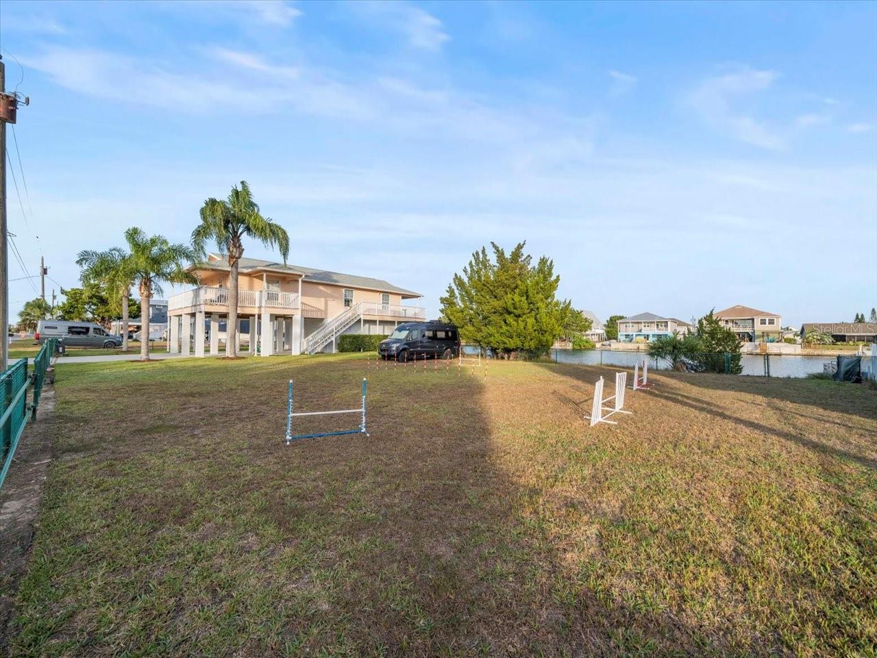 Image 13 of 20 For 3332 Oleander Drive