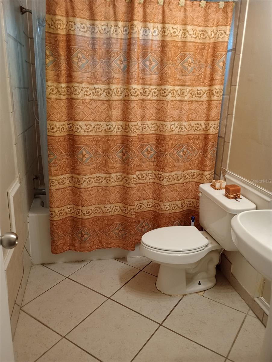 Image 12 of 23 For 2419 Appian Avenue