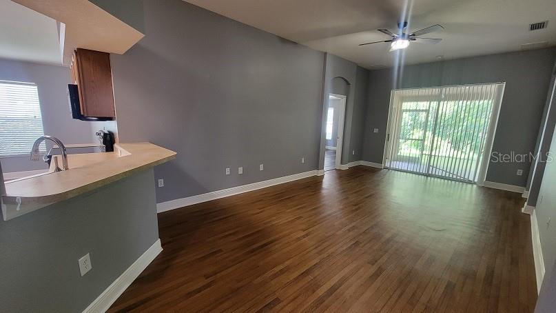 Image 13 of 29 For 15933 Leatherleaf Lane