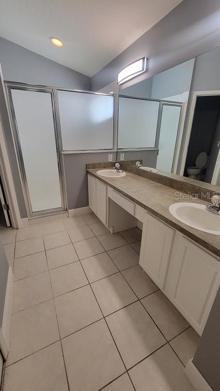 Image 19 of 29 For 15933 Leatherleaf Lane