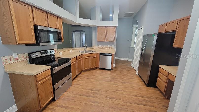 Image 8 of 29 For 15933 Leatherleaf Lane