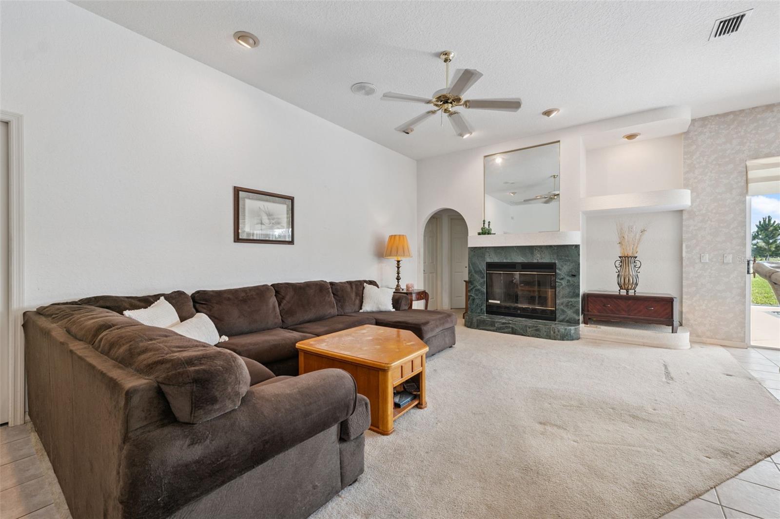Listing photo id 9 for 8921 Kilmer Way