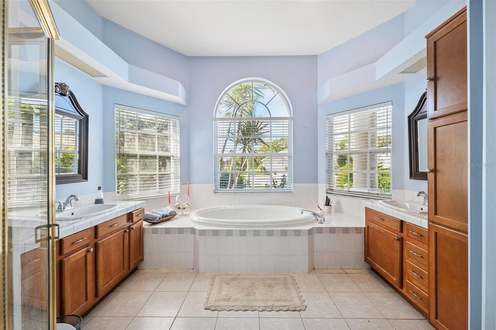 Listing photo id 21 for 8921 Kilmer Way
