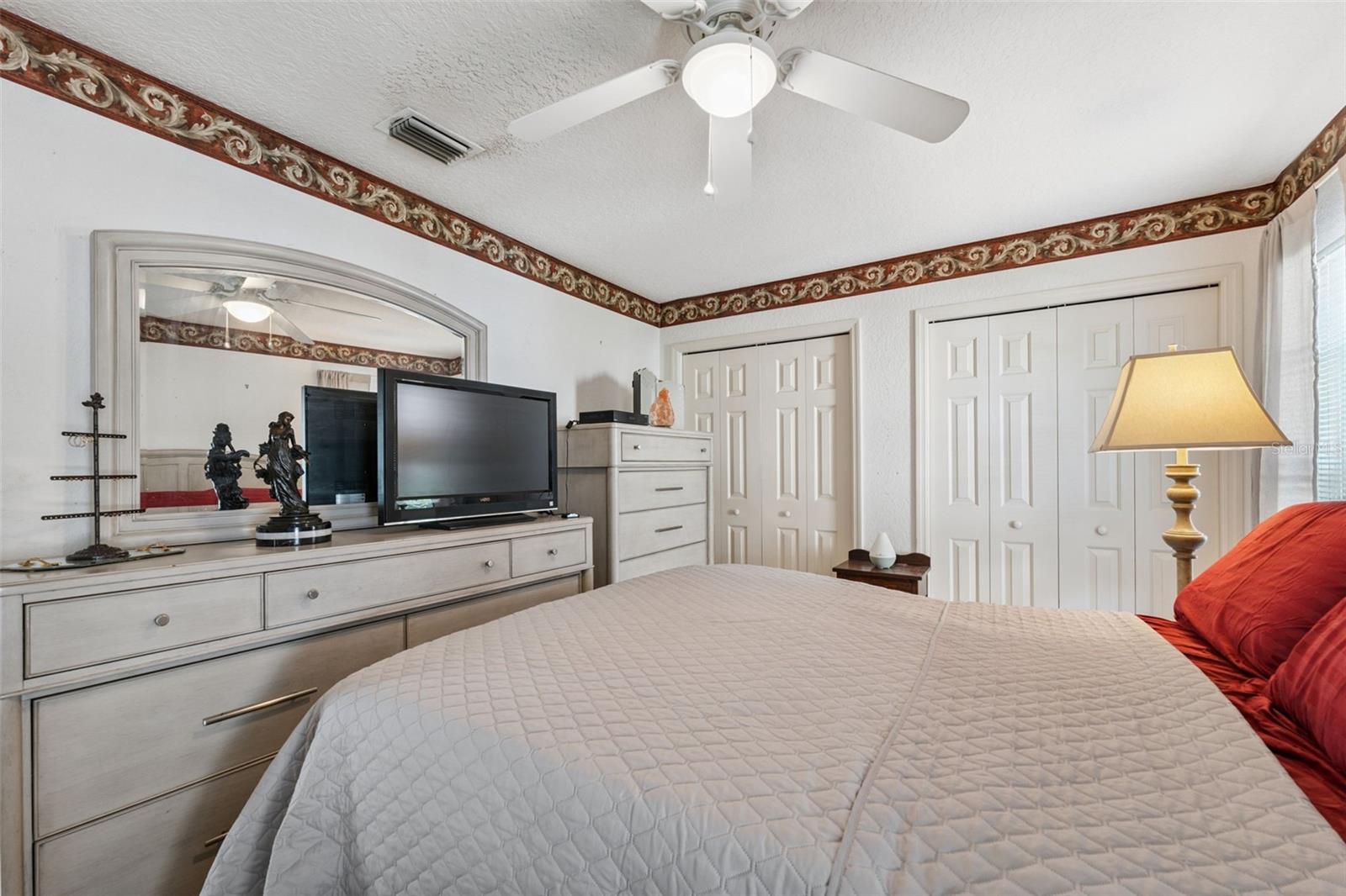 Listing photo id 24 for 8921 Kilmer Way