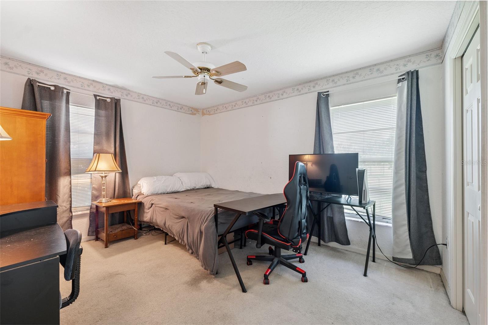 Listing photo id 26 for 8921 Kilmer Way