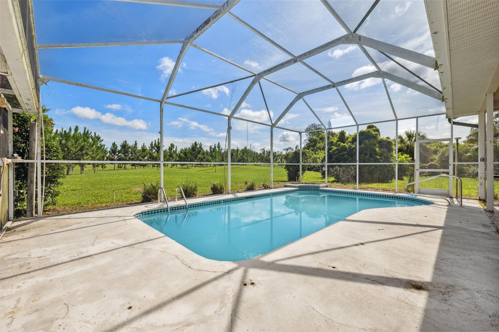 Listing photo id 27 for 8921 Kilmer Way