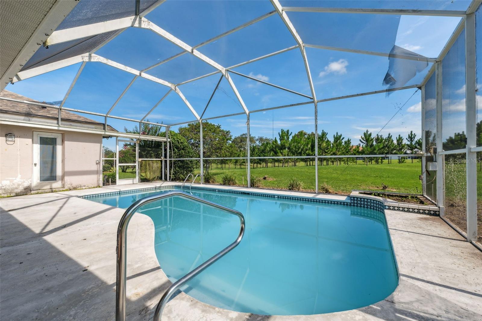 Listing photo id 28 for 8921 Kilmer Way