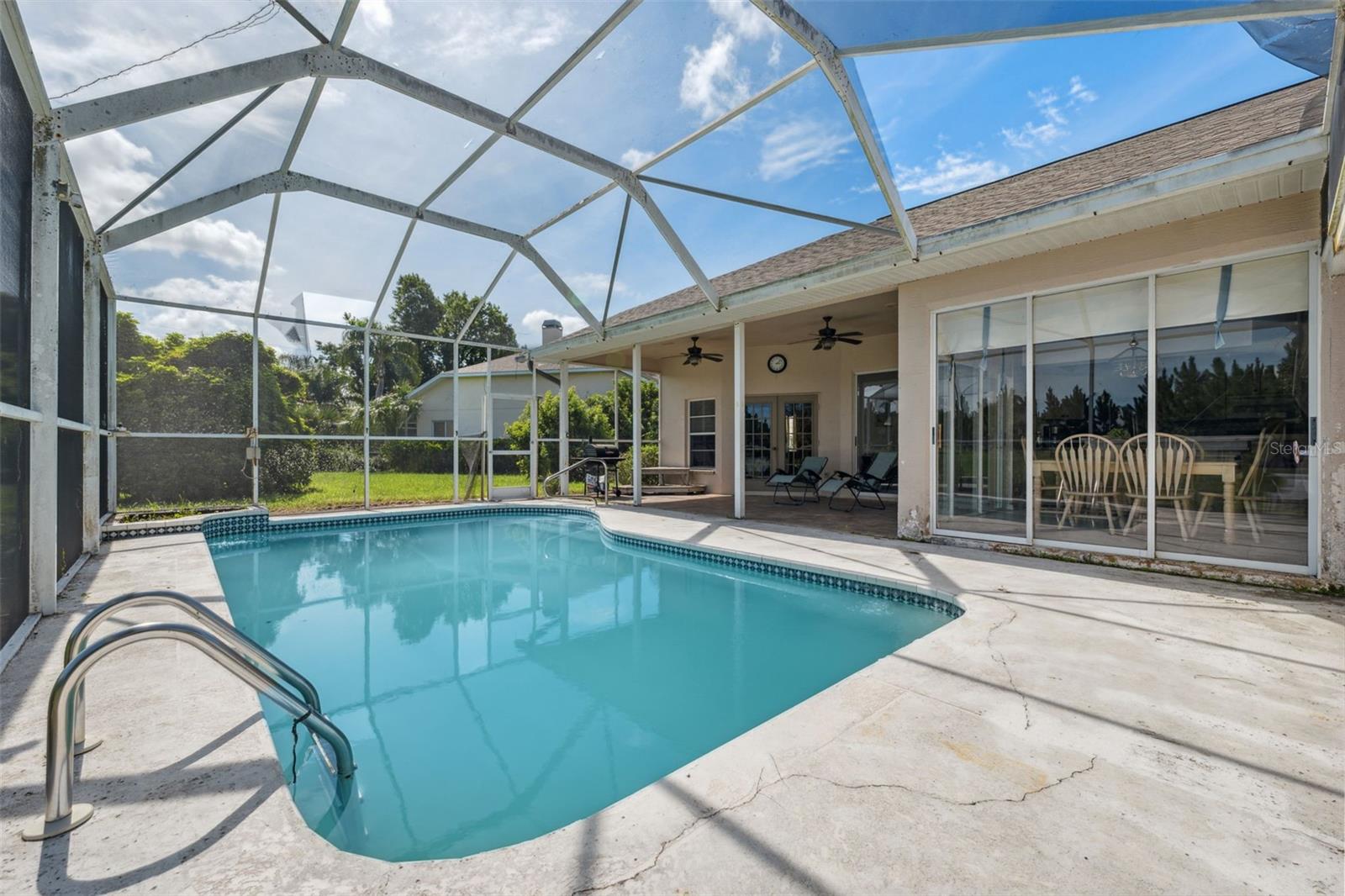 Listing photo id 29 for 8921 Kilmer Way