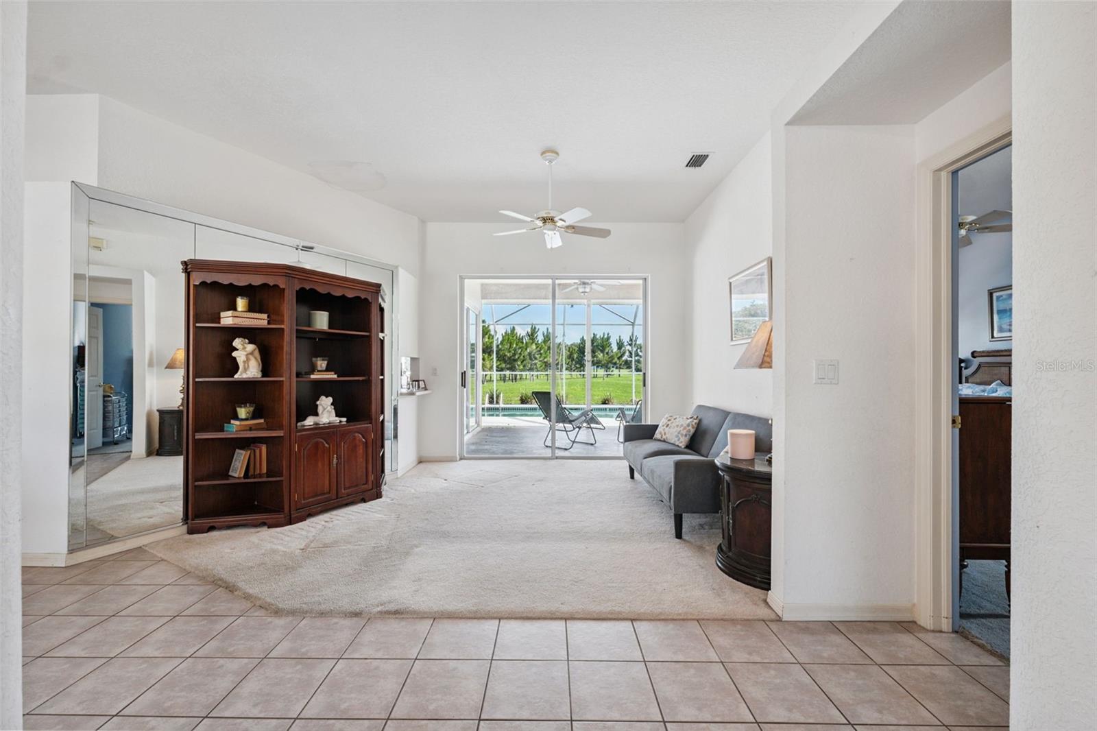 Listing photo id 2 for 8921 Kilmer Way