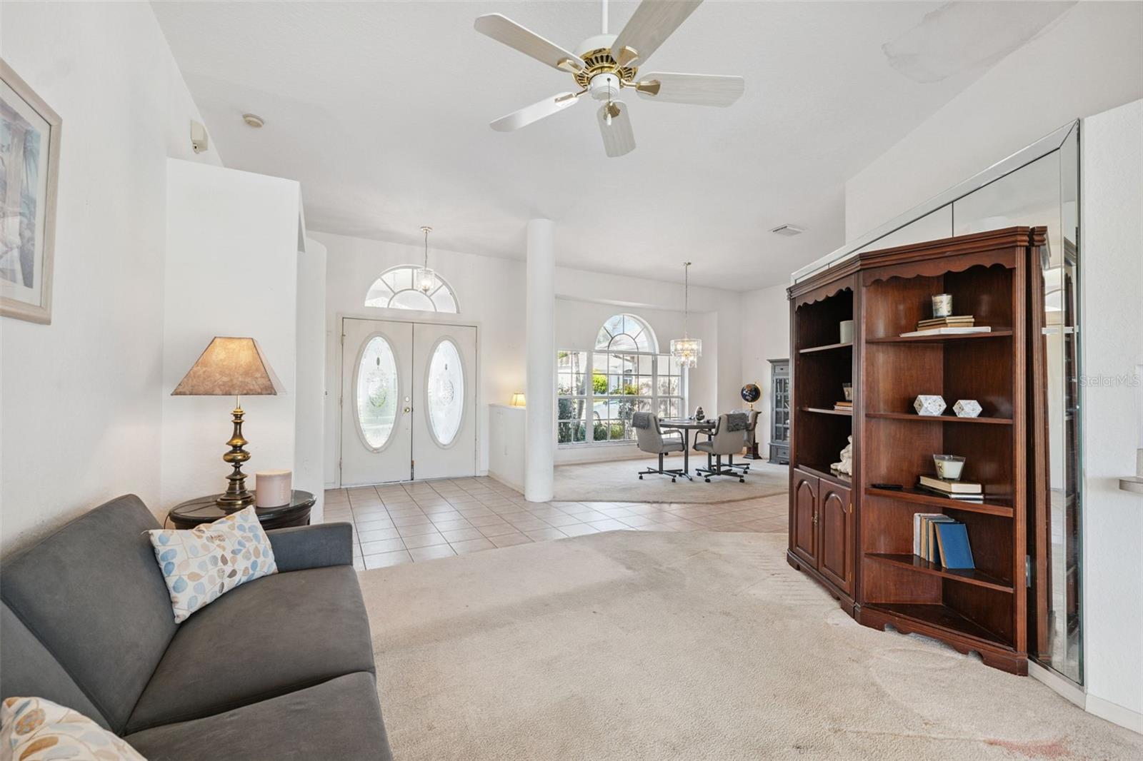 Listing photo id 3 for 8921 Kilmer Way