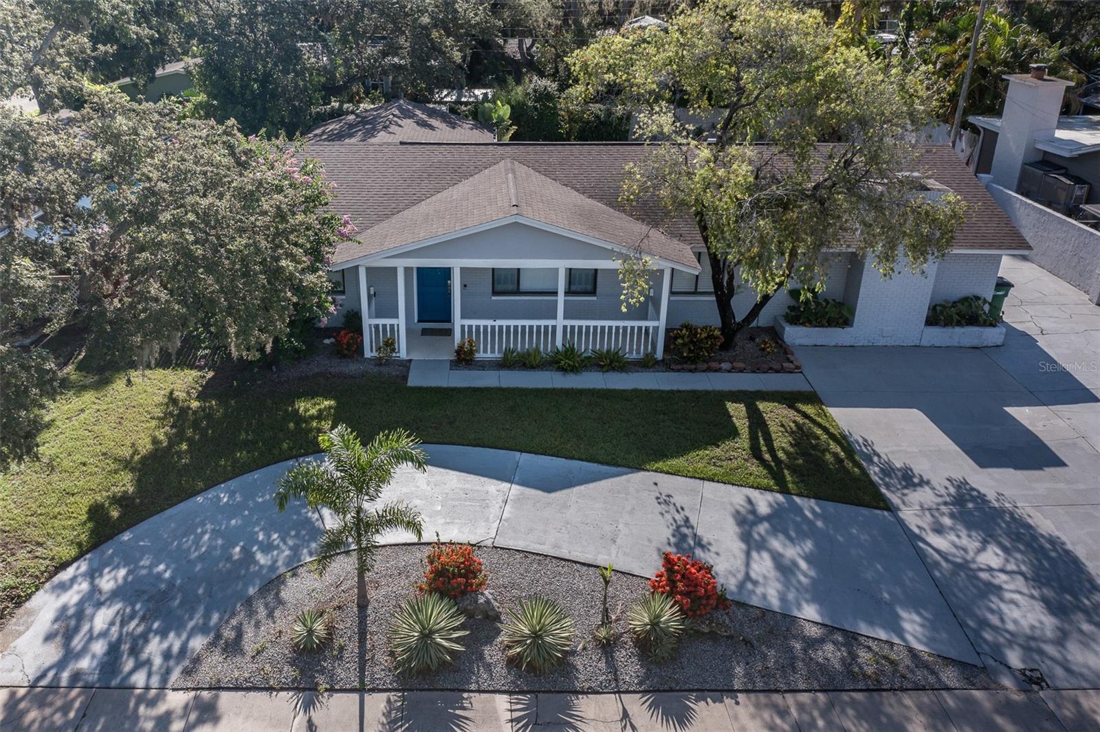 Image 19 of 76 For 2180 Philippe Parkway