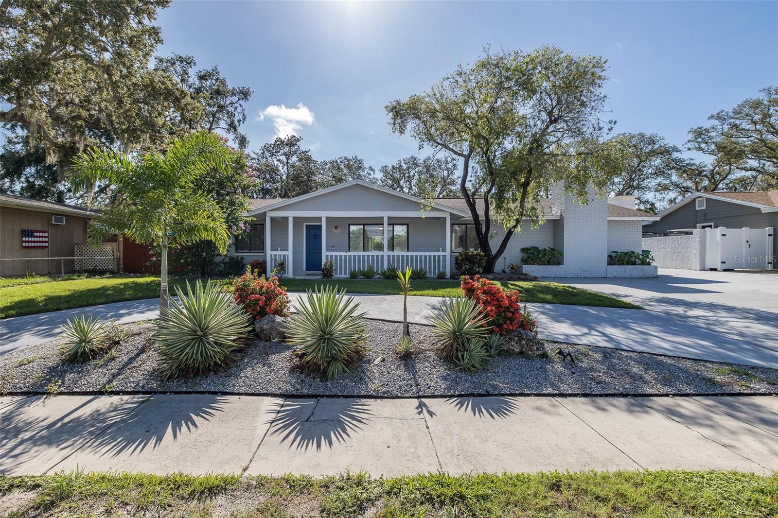 Image 30 of 76 For 2180 Philippe Parkway