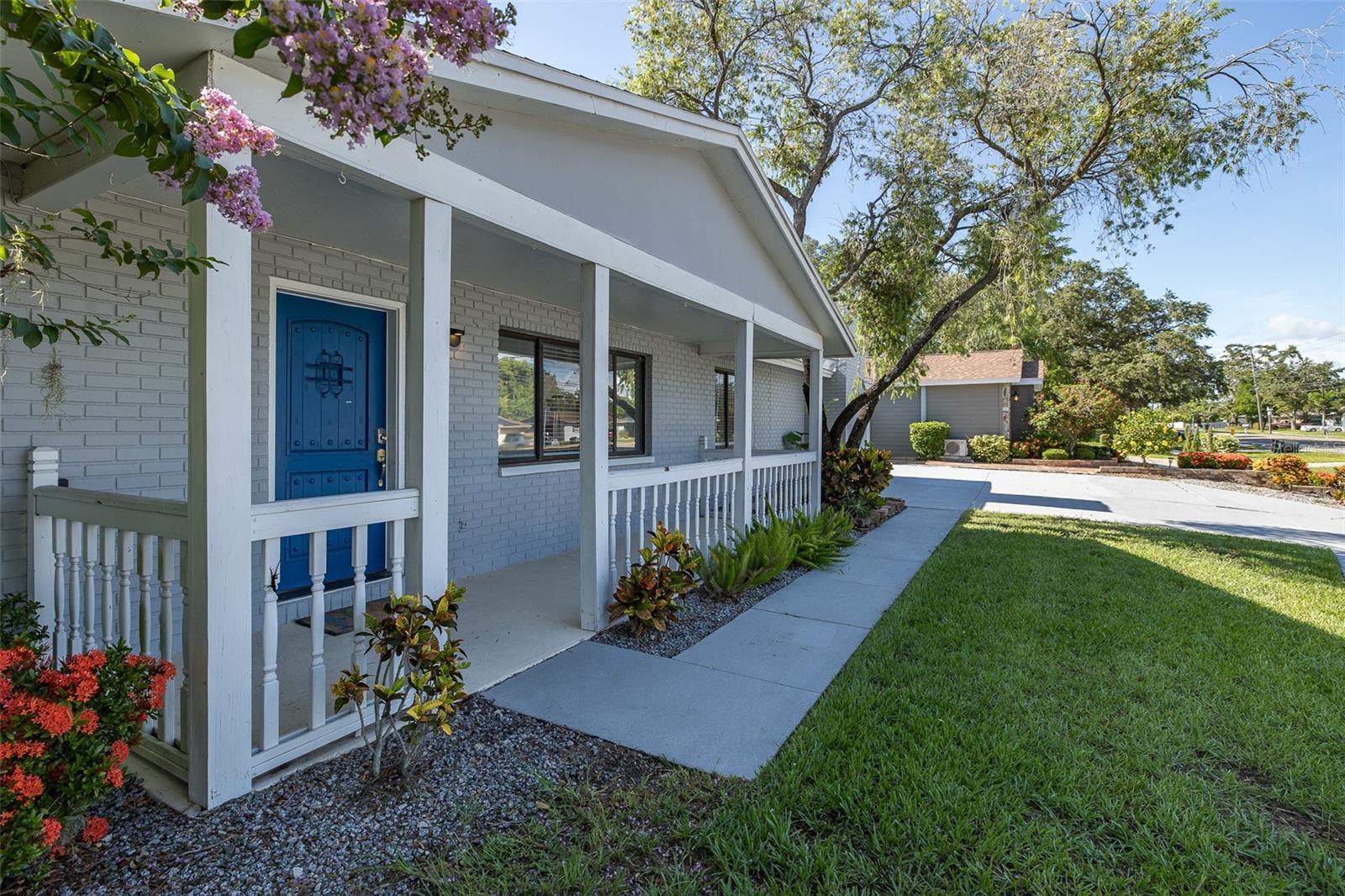 Image 36 of 76 For 2180 Philippe Parkway
