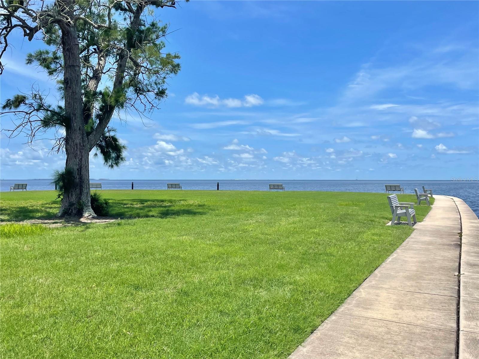 Image 25 of 27 For 421 Windrush Bay Drive 421