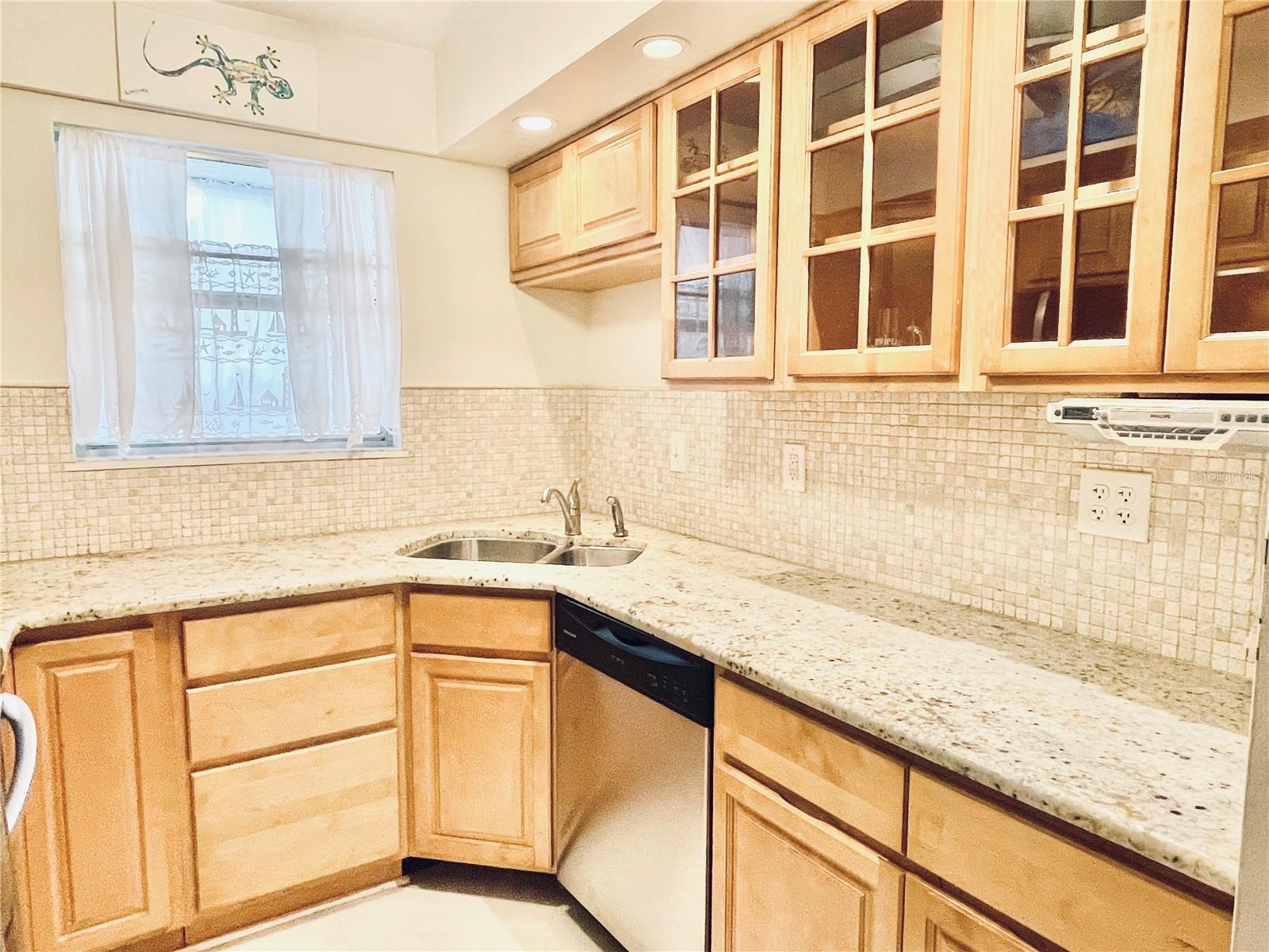 Image 3 of 27 For 421 Windrush Bay Drive 421