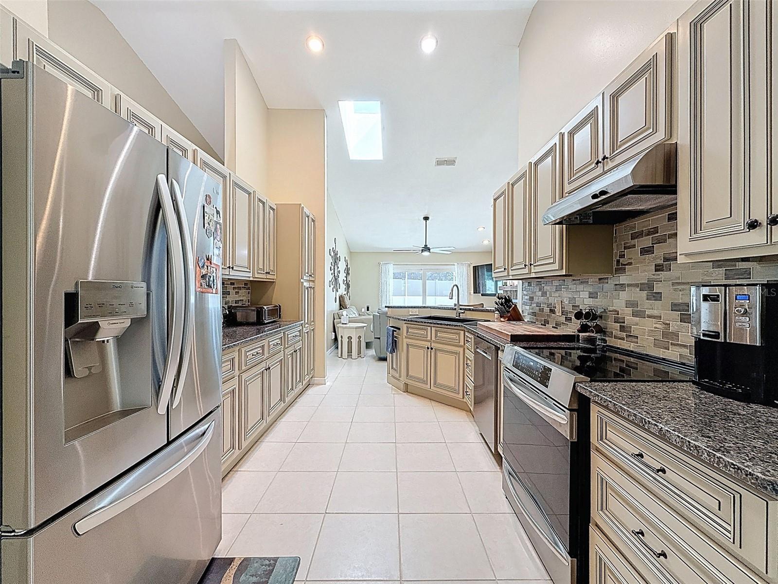 Image 10 of 80 For 1604 Gulf Beach Boulevard