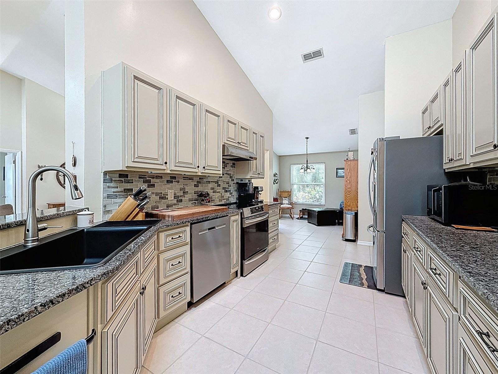 Image 14 of 80 For 1604 Gulf Beach Boulevard