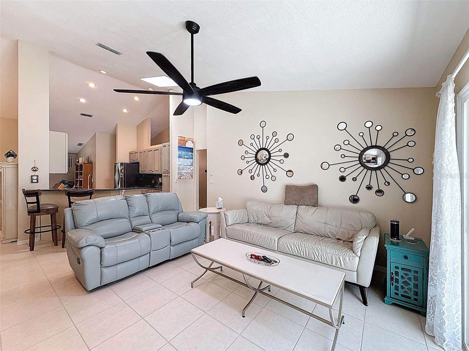 Image 20 of 80 For 1604 Gulf Beach Boulevard