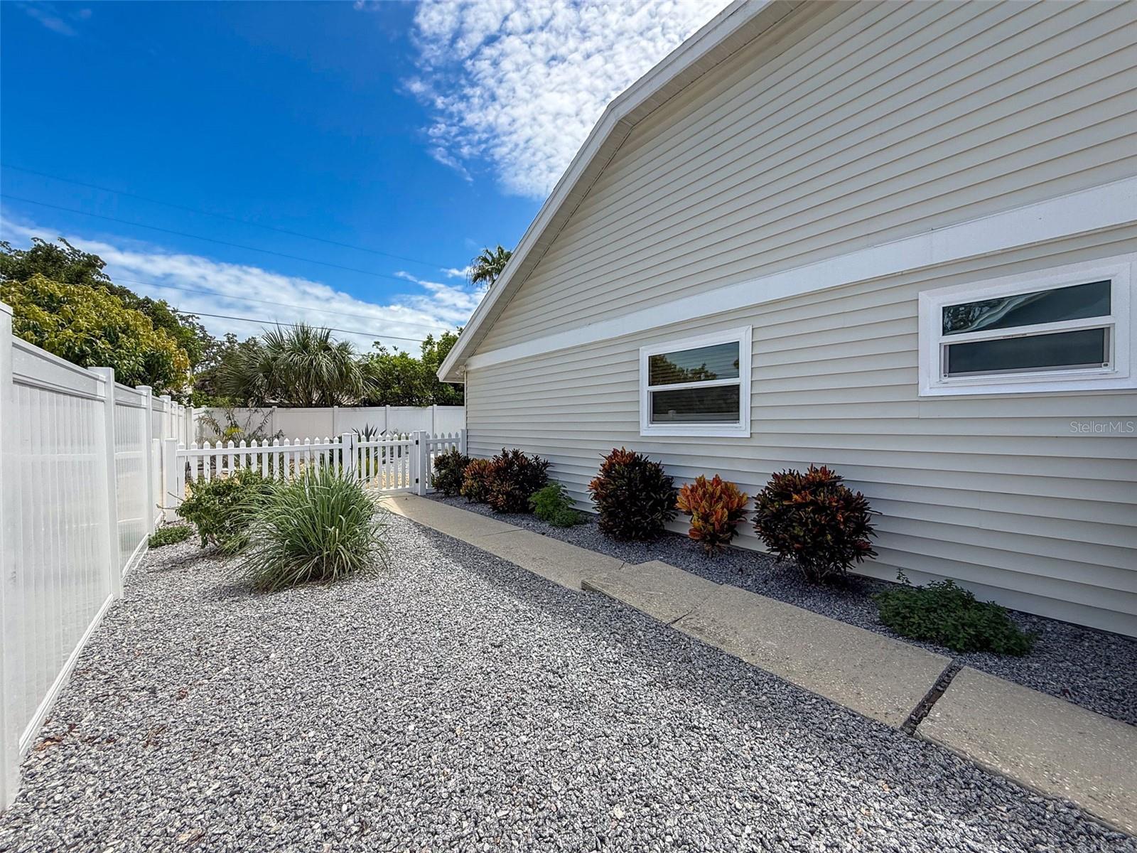 Image 59 of 80 For 1604 Gulf Beach Boulevard