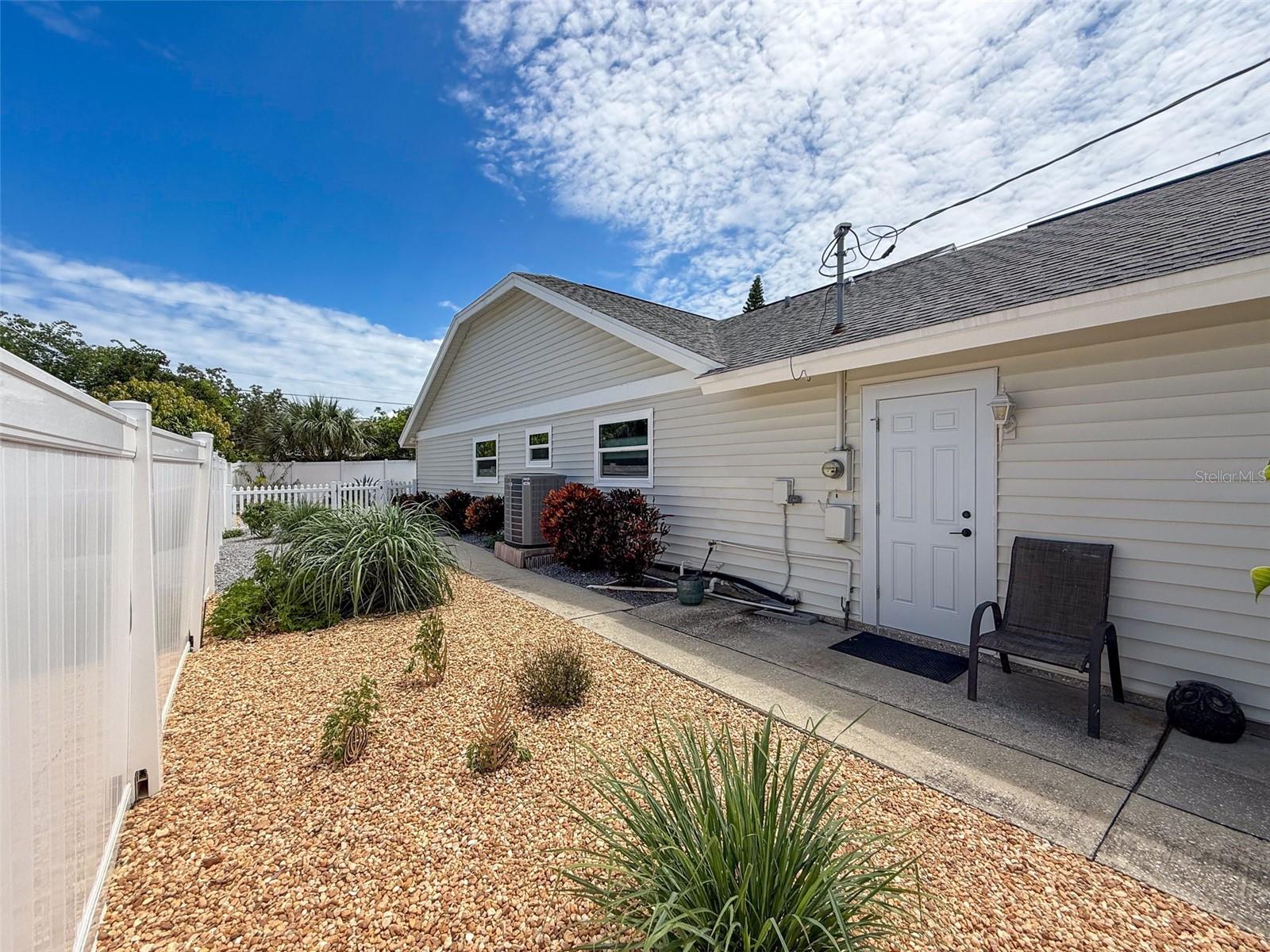 Image 60 of 80 For 1604 Gulf Beach Boulevard