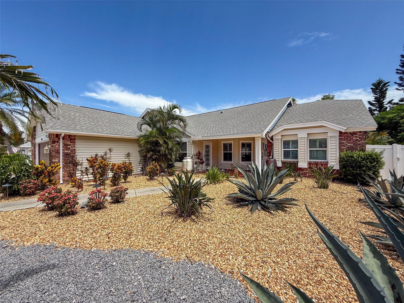 Image 62 of 80 For 1604 Gulf Beach Boulevard