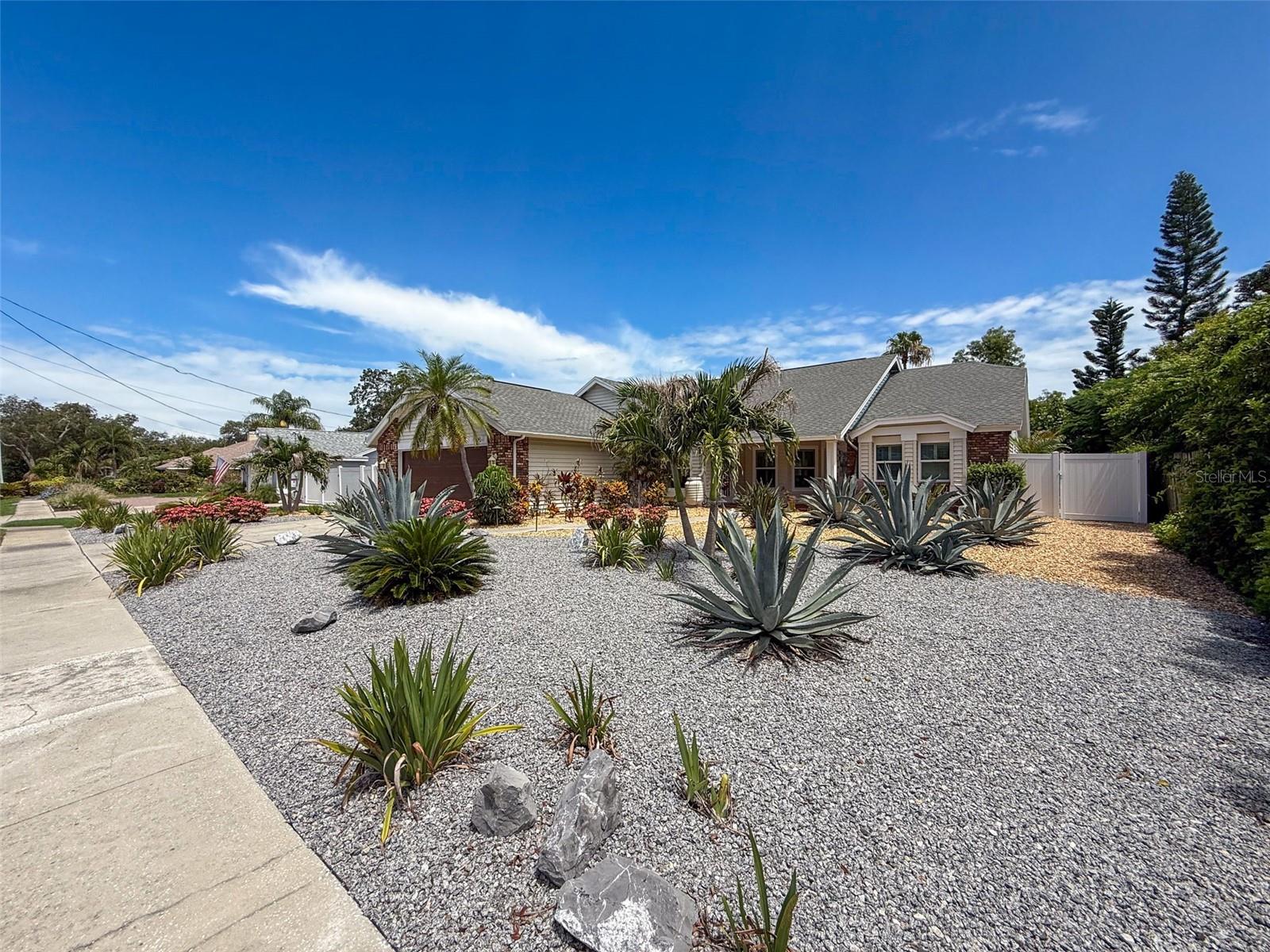 Image 64 of 80 For 1604 Gulf Beach Boulevard