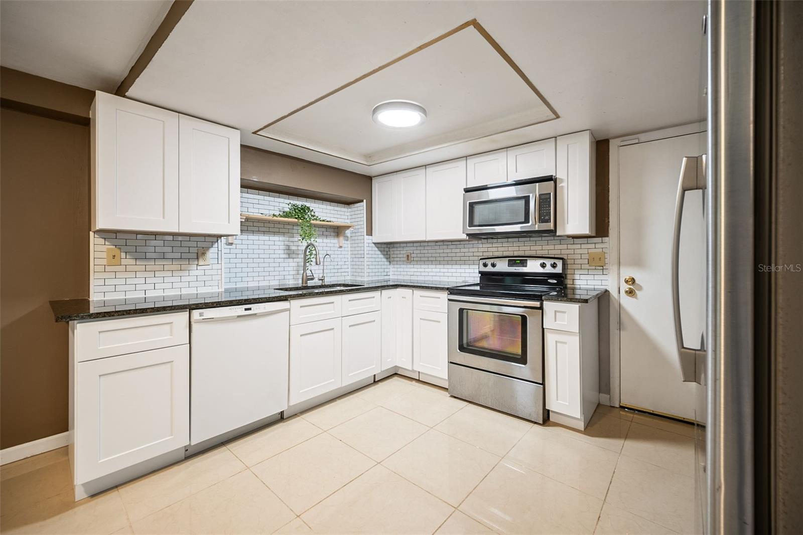 Image 11 of 35 For 3316 Overland Drive