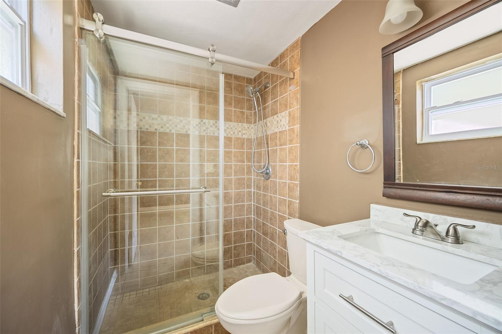 Image 14 of 35 For 3316 Overland Drive