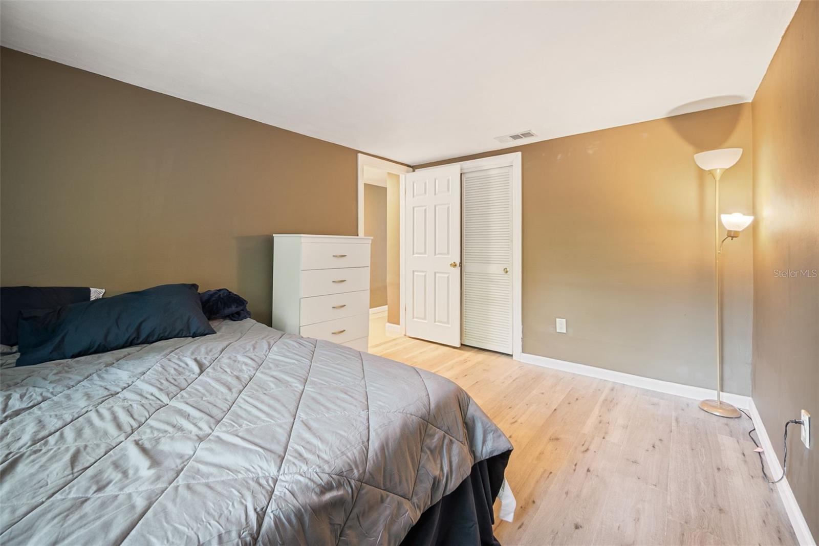 Image 17 of 35 For 3316 Overland Drive
