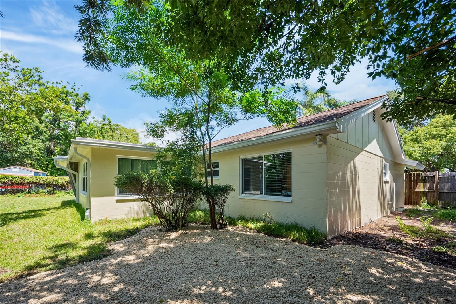 Image 26 of 35 For 3316 Overland Drive