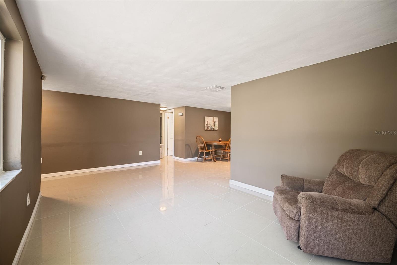 Image 6 of 35 For 3316 Overland Drive