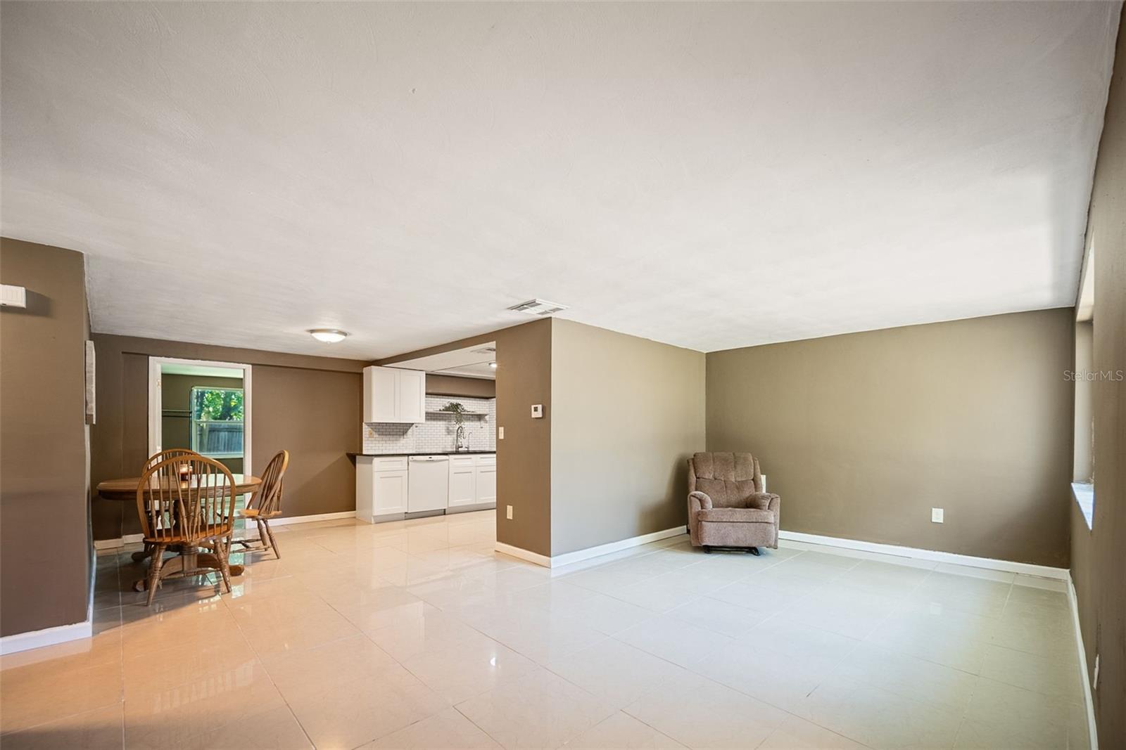 Image 7 of 35 For 3316 Overland Drive