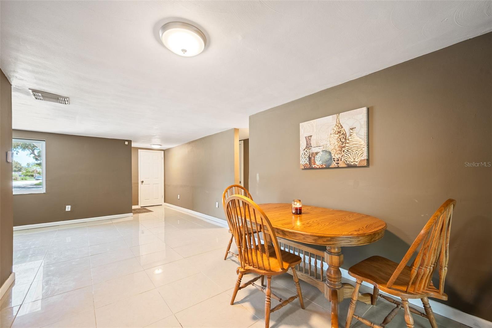Image 8 of 35 For 3316 Overland Drive