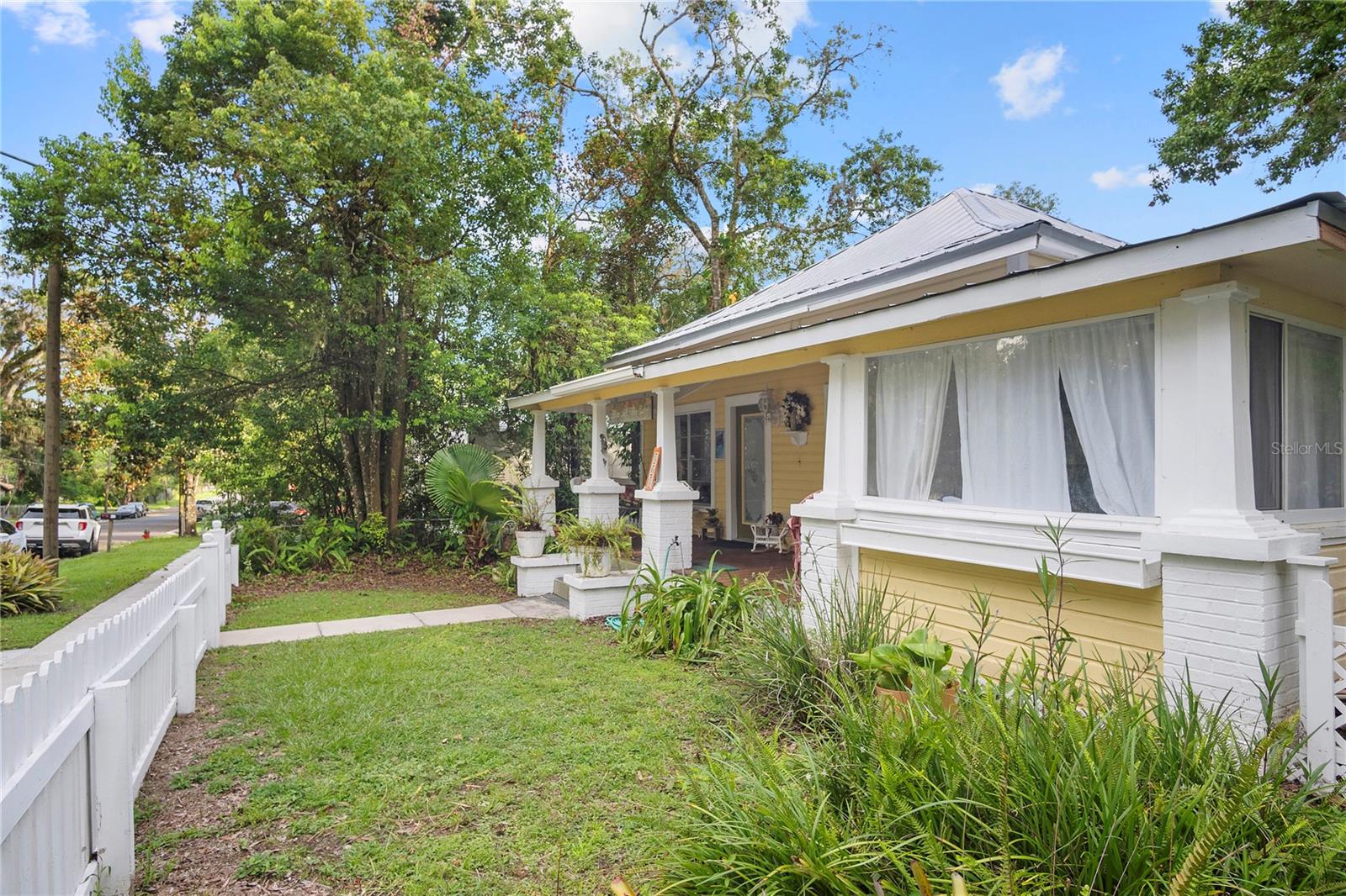 Image 5 of 35 For 408 Brooksville Avenue