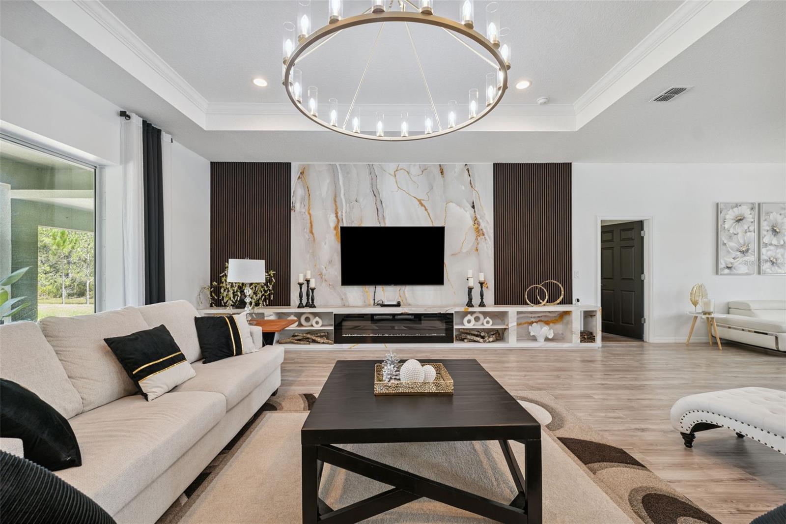 Listing photo id 10 for 18043 Palmdale Road