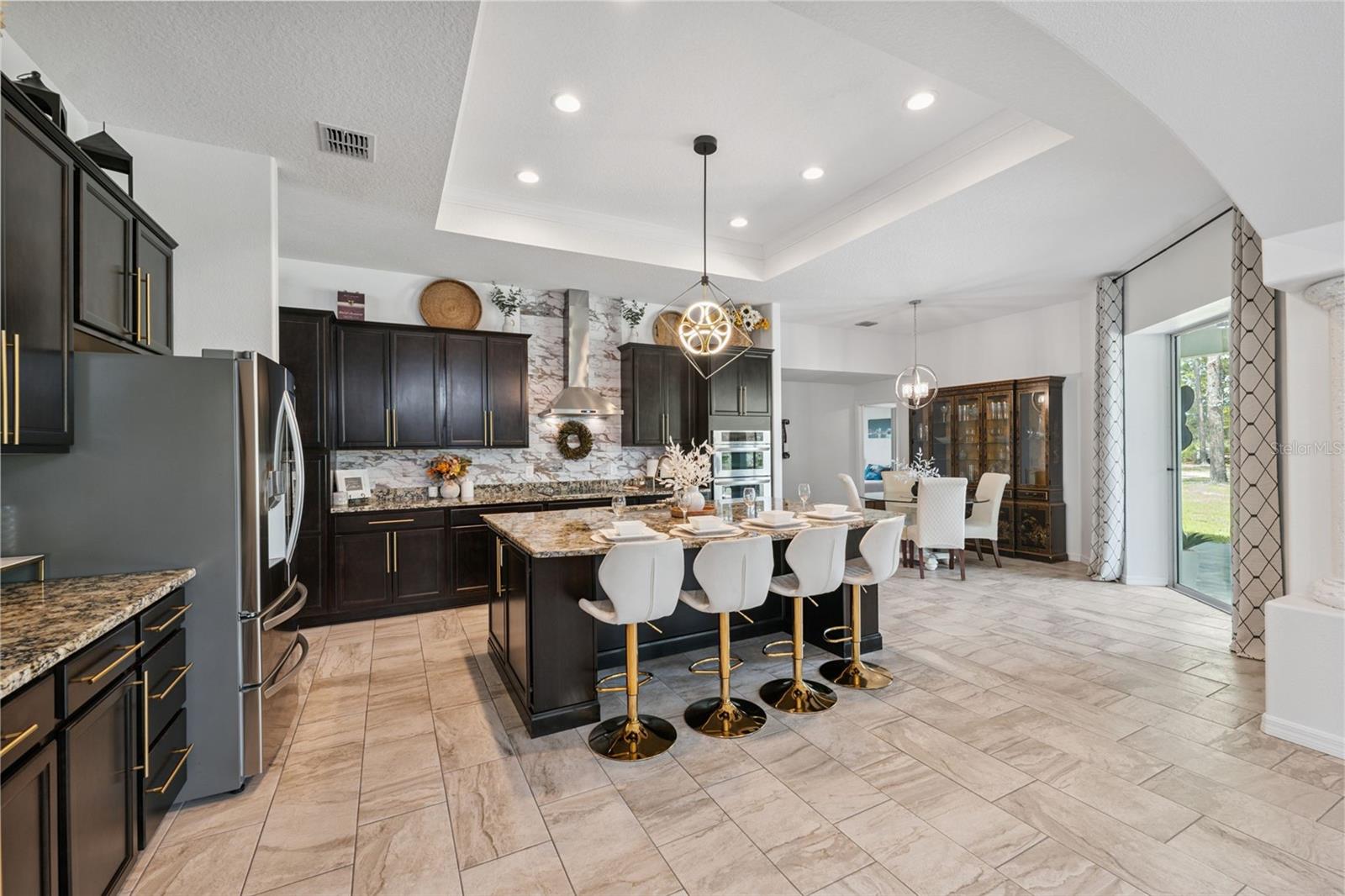 Listing photo id 18 for 18043 Palmdale Road